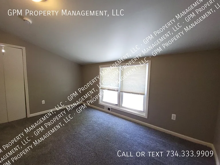23378 Cunningham Ave — Photo 12