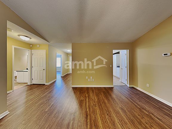 3rd image of 5 Willow Wood Ct