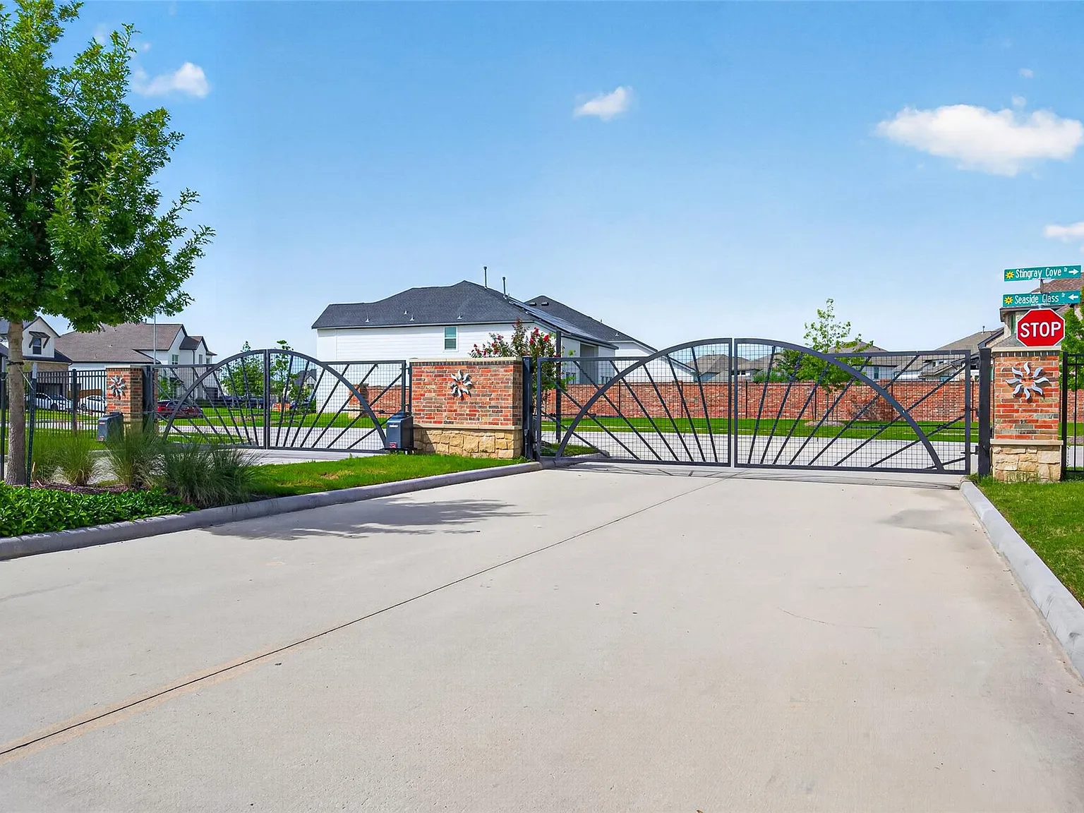 4 bed, 3.5 bath, 3111 sqft, $4,290 — Photo 3