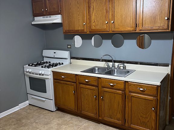 2nd image of 10440 S Torrence Ave Floor 2