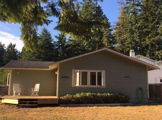 5950 Maxwelton Rd, Clinton, WA 98236