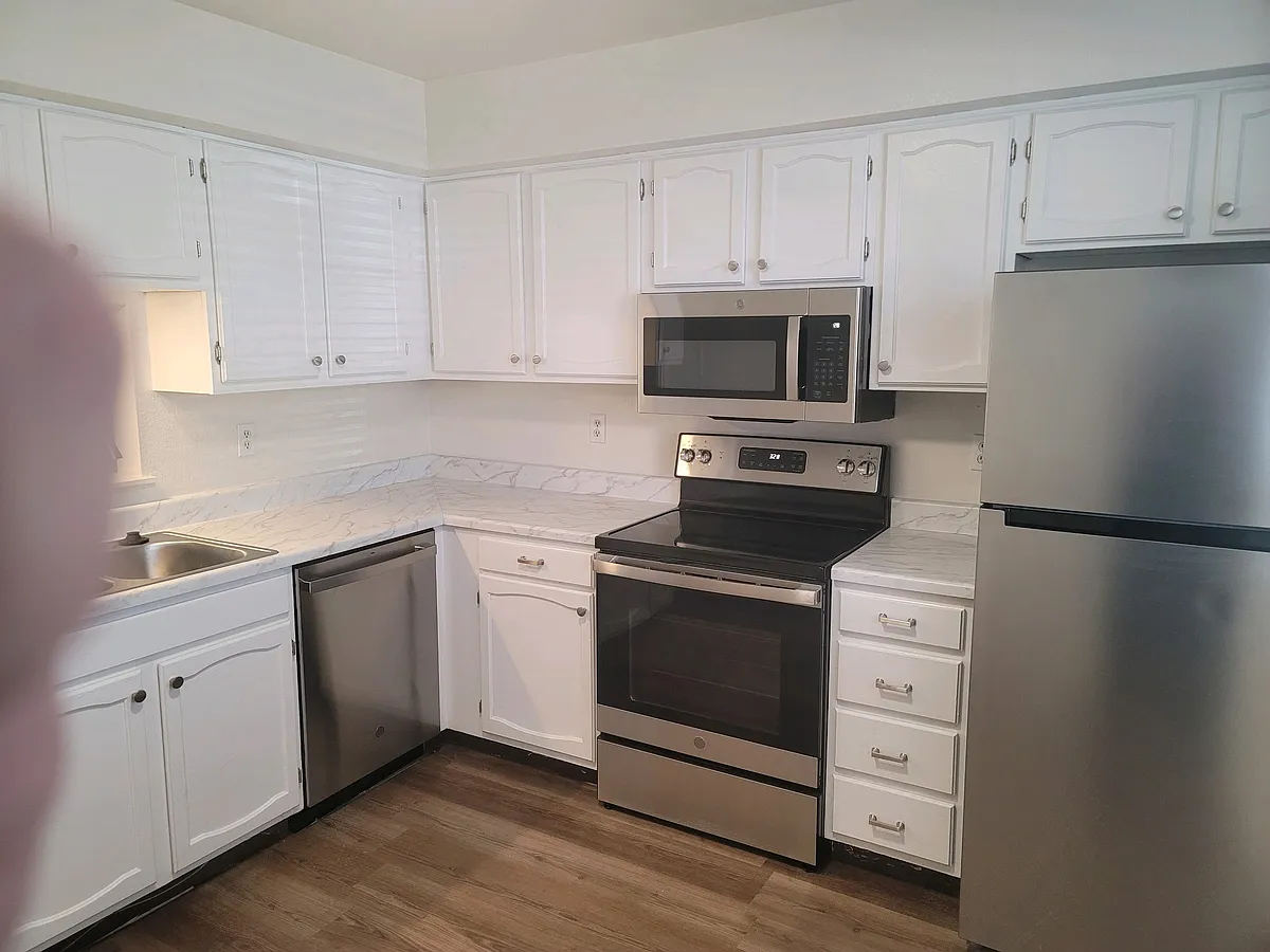 Building Photo - 5347 S Fox St #C