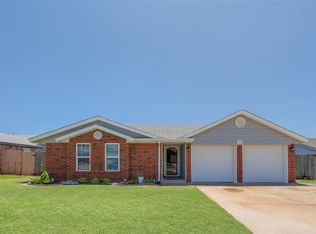 1208 Northridge Rd, Moore, OK 73160