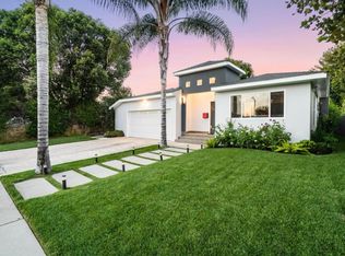 12537 Hatteras St, Valley Village, CA 91607