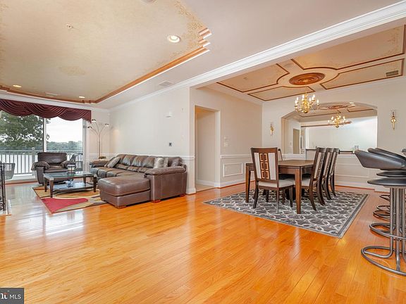 5th image of 4780F Water Park Dr #4780F