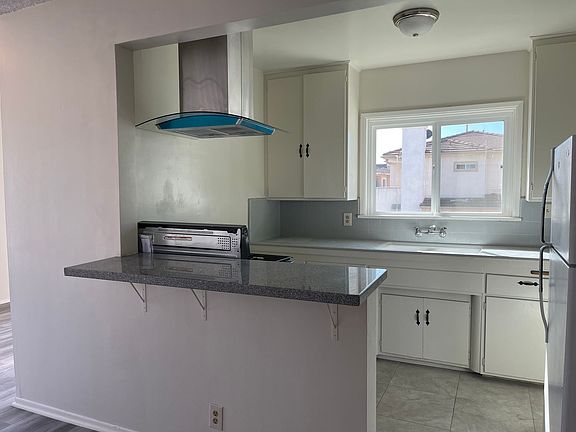 3rd image of 519 & 521 N Atlantic Blvd #519B
