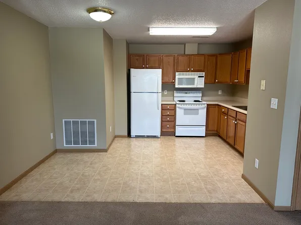 129 Northridge Dr, West Branch, IA 52358