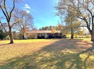 730 Strawberry Rd, Reidsville, NC 27320