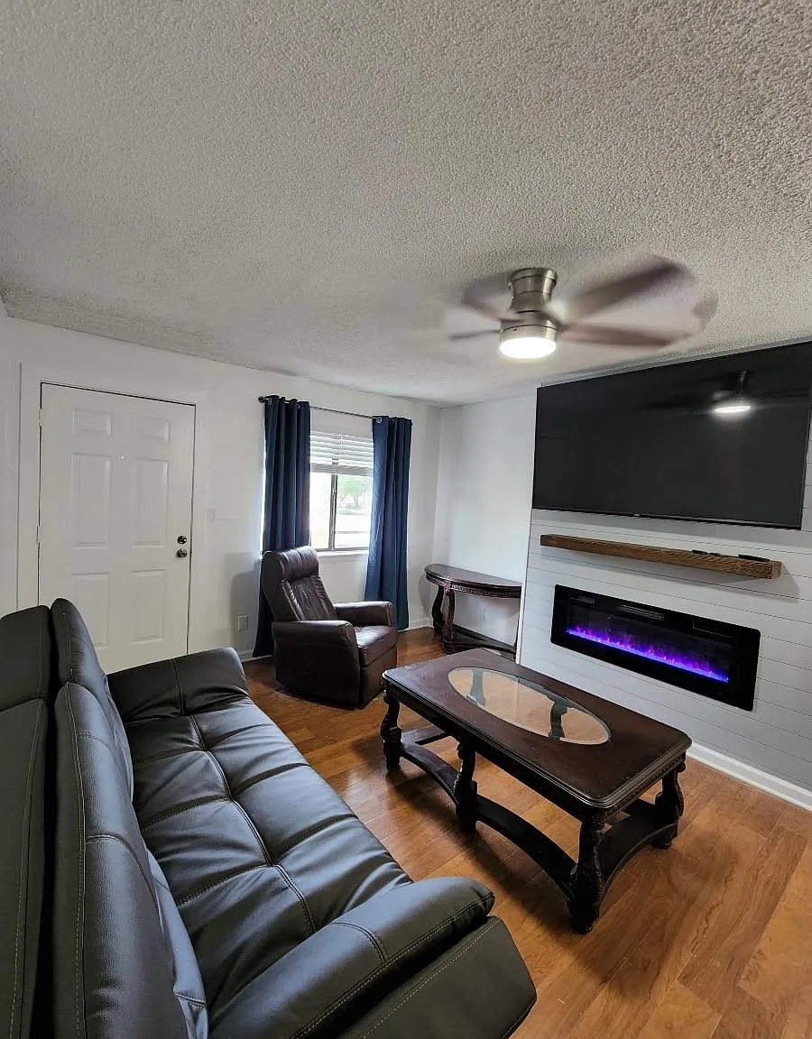 2 bed, 709 sqft, $1,500 — Photo 2