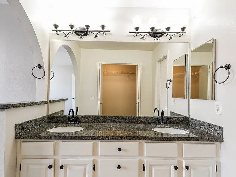 1534 E Campbell Ave — Photo 14