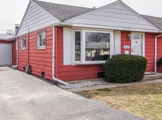 4637 W 89th St, Hometown, IL