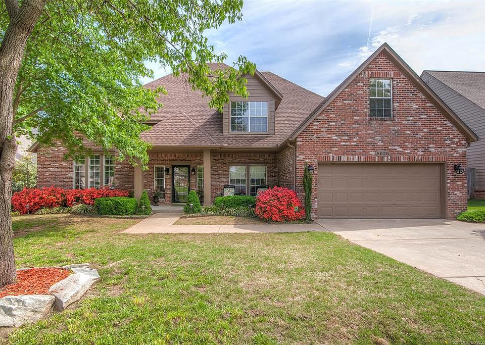 Alternating brick exterior 