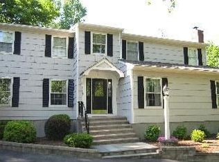 25 Dartmouth Dr, Shelton, CT 06484