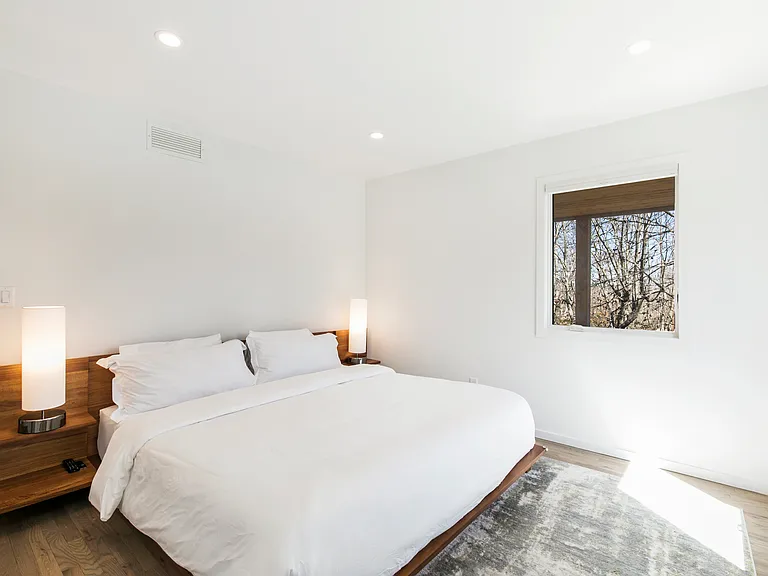 16 Breezy Dr — Photo 15