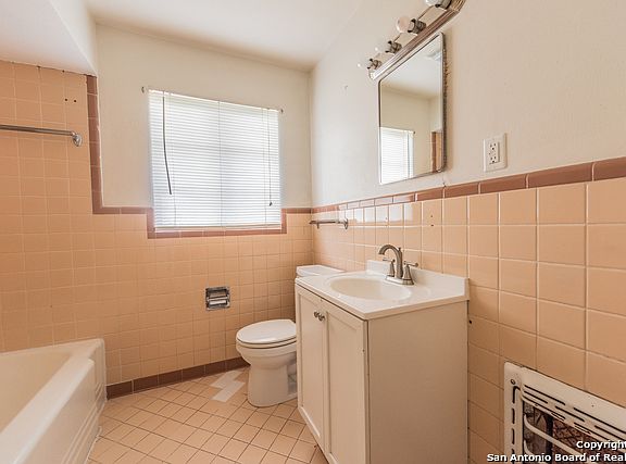 5th image of 6801 Broadway St APT 06