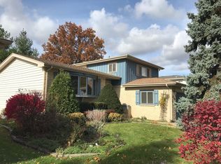 218 N Flora Pkwy, Addison, IL 60101