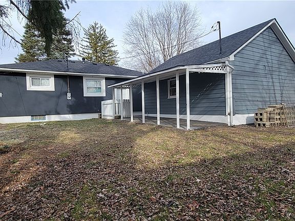 3rd image of 5584 Barrett Dr