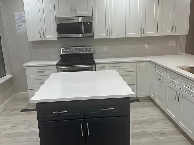 2415 Amber Hill Ln — Photo 8
