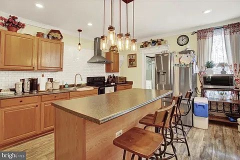 5th image of 511 E Main St