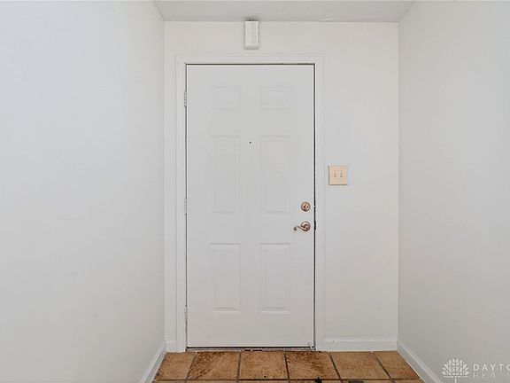 5th image of 81 Carmel Ct