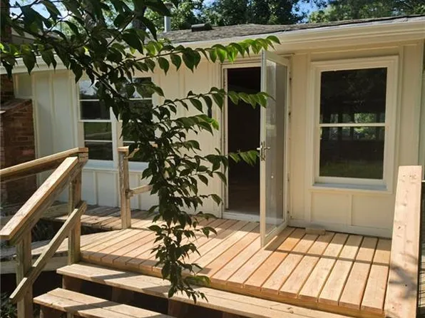 25609 S Lake Annette Rd, Freeman, MO 64746