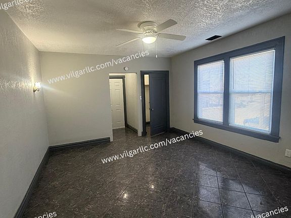 4th image of 3713 Hemlock St Unit 2