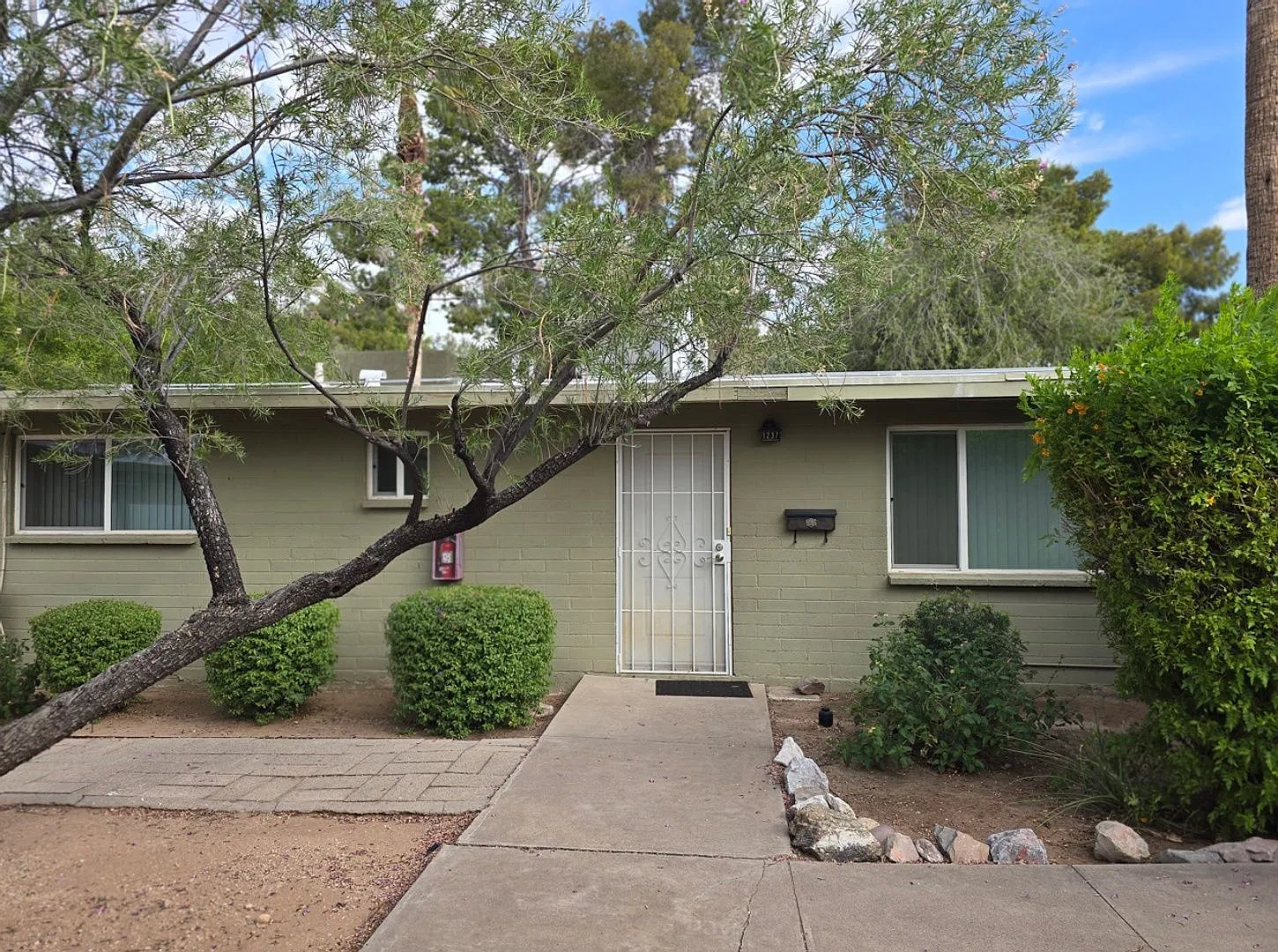 2 bed, 2.0 bath, 1050 sqft, $1,599 — Photo 1
