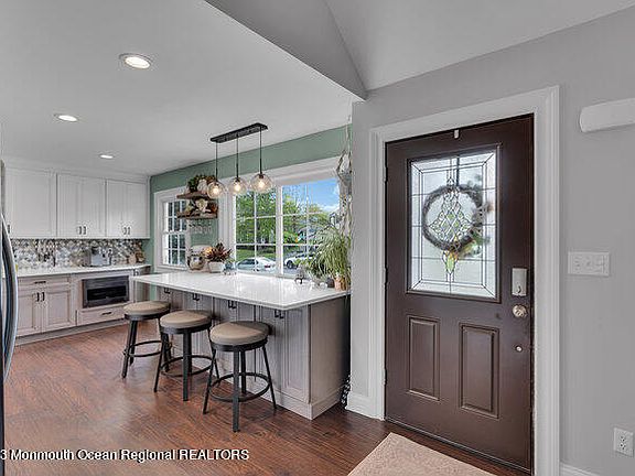 4th image of 39 Maplewood Drive