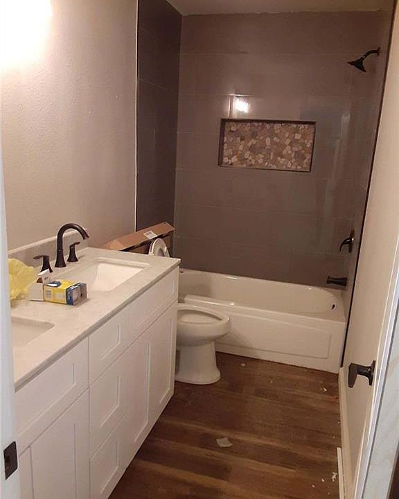 2nd image of 1719 Whitney Way