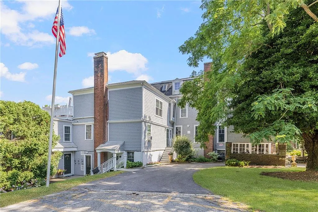 2 bed, 2.5 bath, 906 sqft, $6,500 — Photo 1