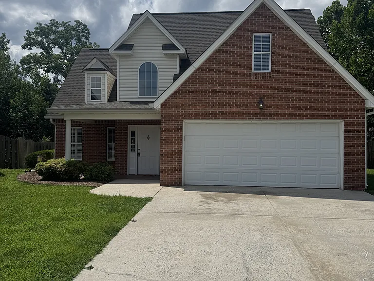 9607 Ethridge Ln — Photo 1