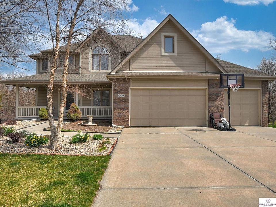 1st image of 8229 S 103rd Cir