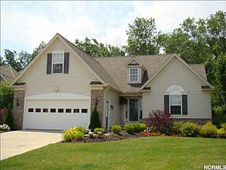 1st image of 207 Fox Pointe Dr