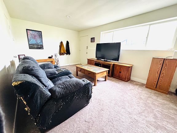 3rd image of 35 N 300 E APT 2