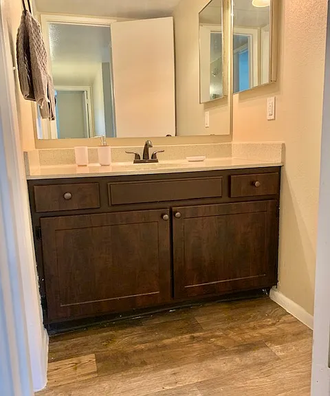 Desert Springs Apartments — Photo 17