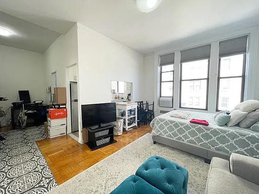 Rented by Rita S Citrin, LREB | media 16