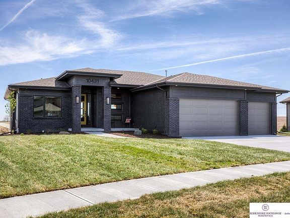 3rd image of 10431 S 105th St