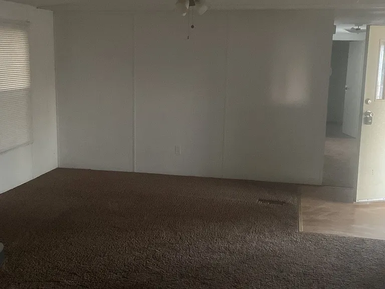 521 E Veterans Memorial Blvd #66 — Photo 9