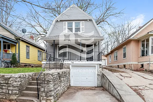 136 Lawndale Ave Photo 1