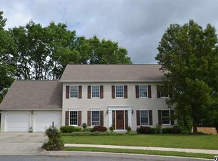 208 Alanthia Ln, Etters, PA 17319