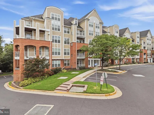 8181 Carnegie Hall Ct APT 203, Vienna, VA 22180