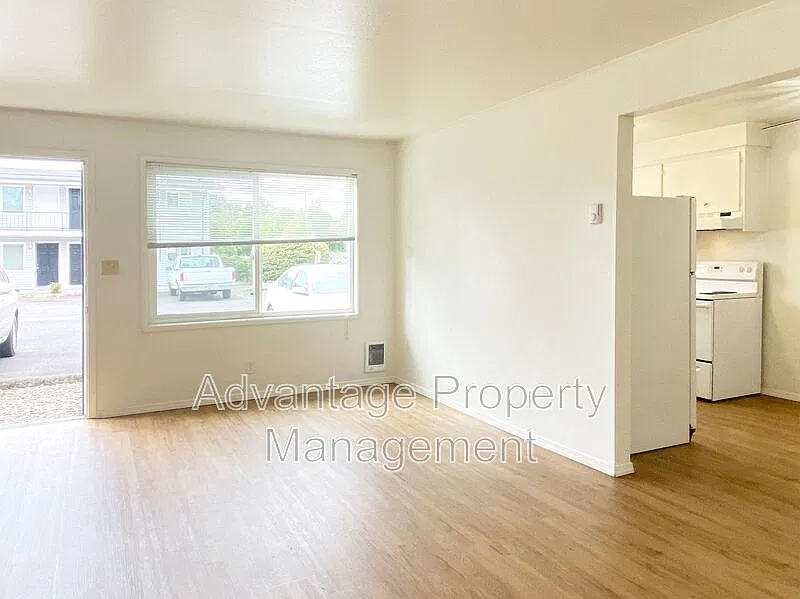 1 bed, 1.0 bath, $1,000 — Photo 4