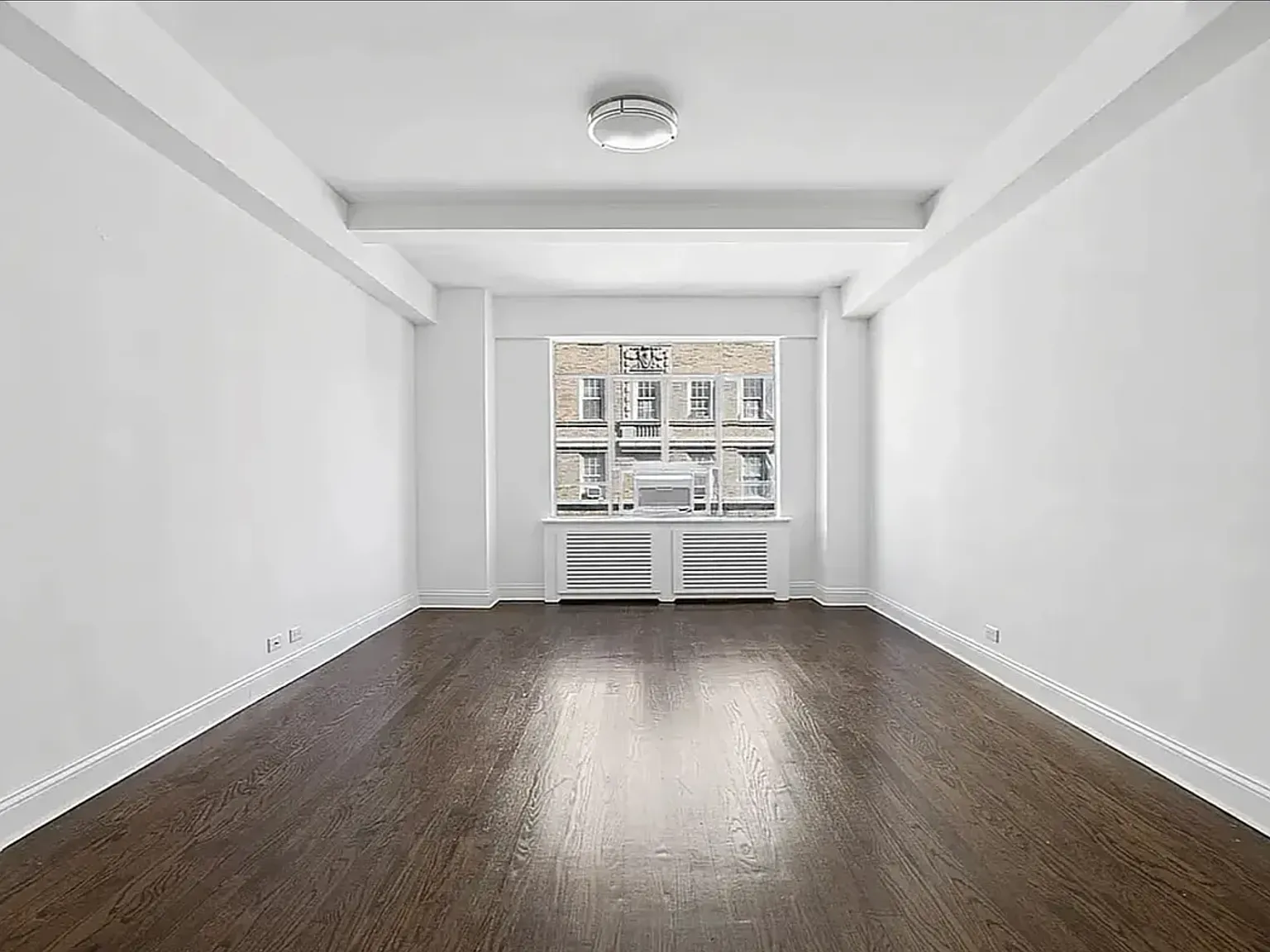 20 5th Avenue — Photo 3