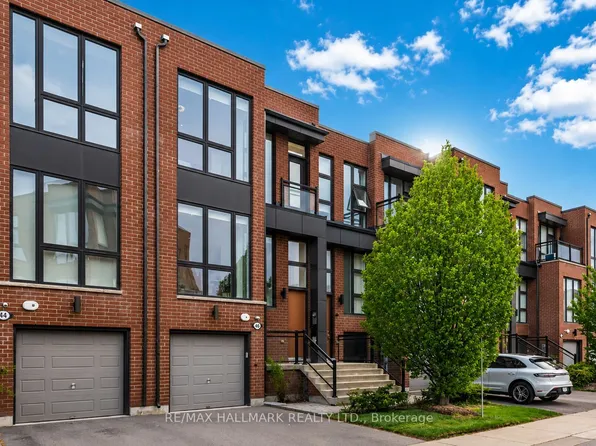 46 Crestridge Dr, Vaughan, ON L4J 0K1