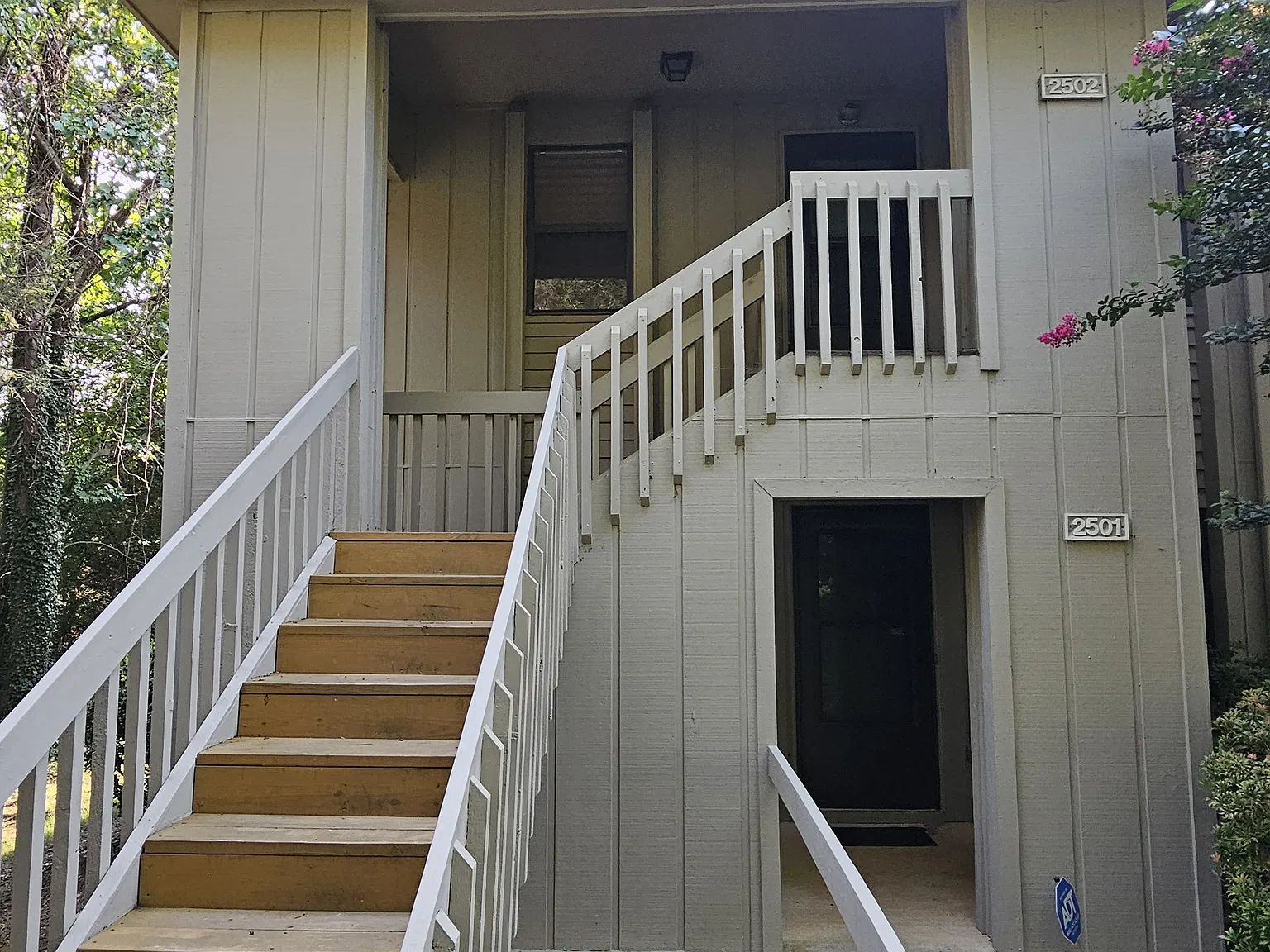 2 bed, 1180 sqft, $1,900 — Photo 1