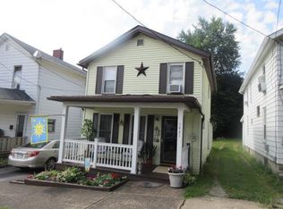 1431 Chestnut St, Franklin, PA 16323