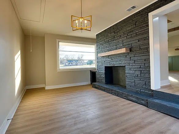 2194 Hampshire Pike — Photo 7