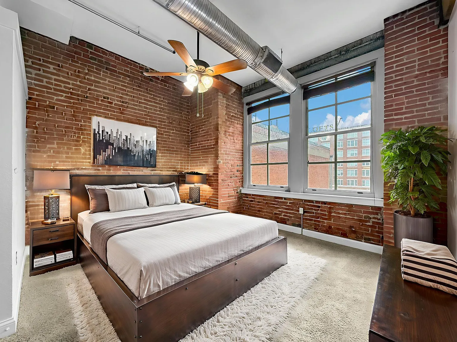 Broadway Lofts — Photo 2