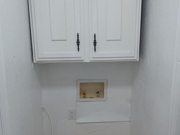 5th image of 629 W Forest Dr