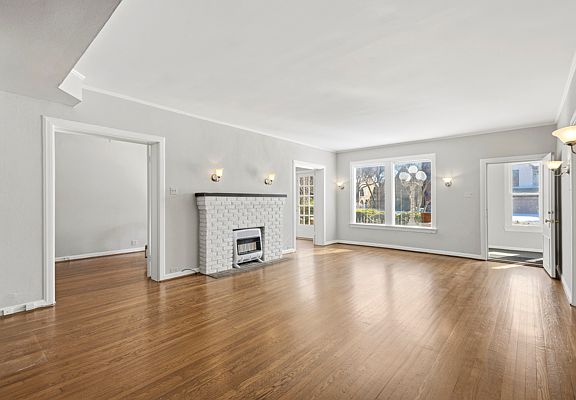 2nd image of 6241 Richmond Ave Unit 1